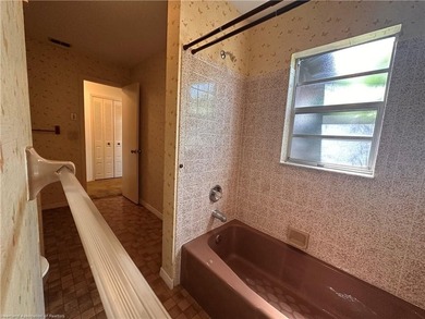PRICED TO SELL!!! NICE, 2 BEDROOM, 2 BATH HOME IS LOCATED ON A - photo 25