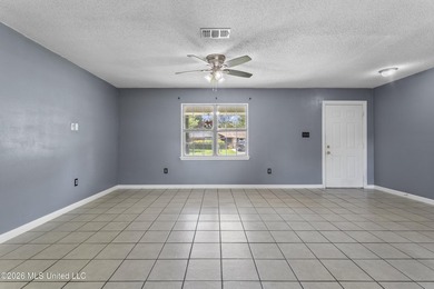 Great Home on a Quiet Street! This well-maintained 3-bedroom - photo 5