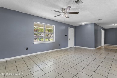 Great Home on a Quiet Street! This well-maintained 3-bedroom - photo 6