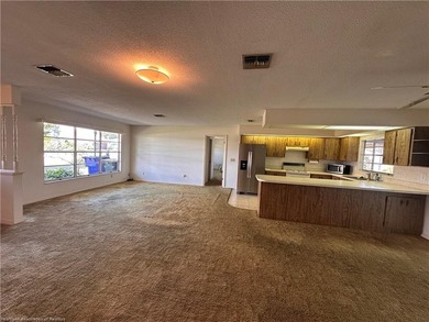 PRICED TO SELL!!! NICE, 2 BEDROOM, 2 BATH HOME IS LOCATED ON A - photo 37
