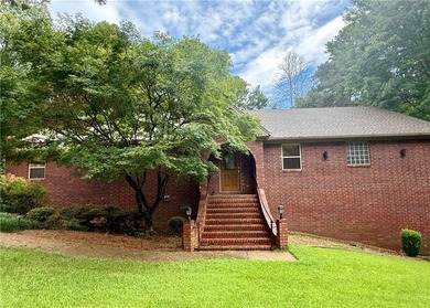 Wonderful home offering the perfect blend of comfort - photo 1