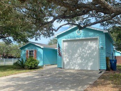 Welcome to this coastal home in the highly sought-after - photo 2