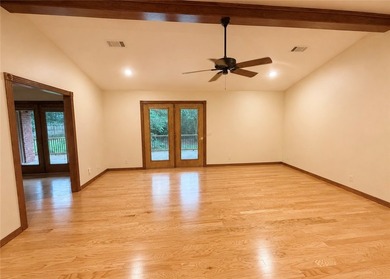 Wonderful home offering the perfect blend of comfort - photo 5