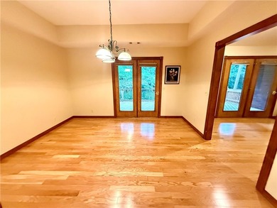 Wonderful home offering the perfect blend of comfort - photo 7