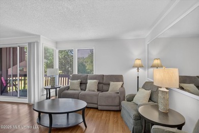 Lower level one bedroom condo offered with the furnishings - photo 4
