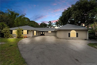 Sewall's Point 5Bed 4Bath 2Car Garage on over 1/2 acre lot with - photo 6