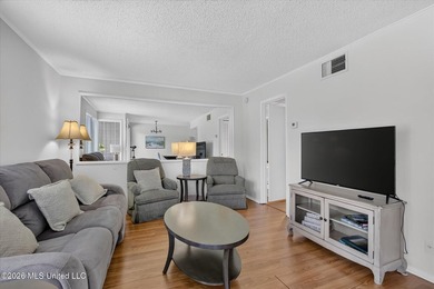 Lower level one bedroom condo offered with the furnishings - photo 7