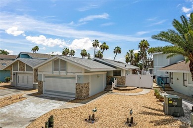 Waterfront Living at Its Finest on the Homosassa River!Welcome - photo 1