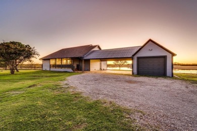 Lake Home For Sale in Blue Ridge, Texas