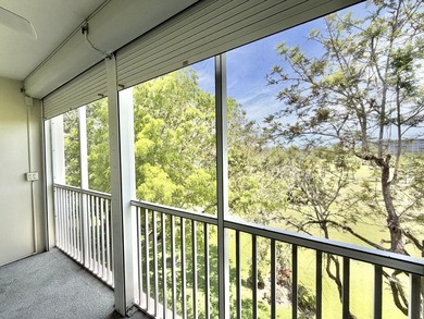 Freshly painted top-floor 2BR/2BA penthouse in a 4-story - photo 25