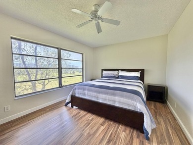 Freshly painted top-floor 2BR/2BA penthouse in a 4-story - photo 32