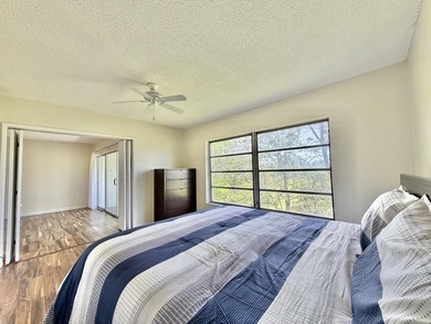 Freshly painted top-floor 2BR/2BA penthouse in a 4-story - photo 33