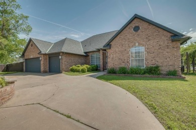 Rivendell Lake Home For Sale in Oklahoma City Oklahoma