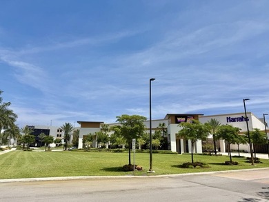 Freshly painted top-floor 2BR/2BA penthouse in a 4-story - photo 43