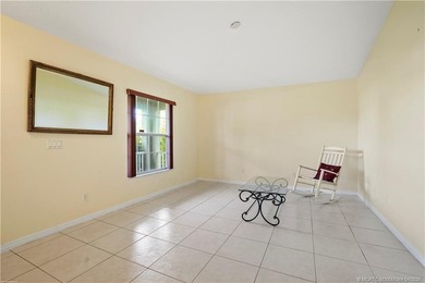 Welcome to this well maintained 4 bedroom, 3 bathroom home - photo 8