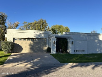 Marguerita Lake Townhome/Townhouse Active Under Contract in Scottsdale Arizona