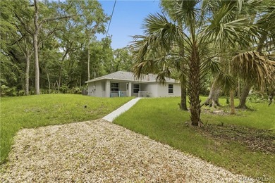 Welcome to Florida's Nature Coast! Built in 2025, this beautiful - photo 2