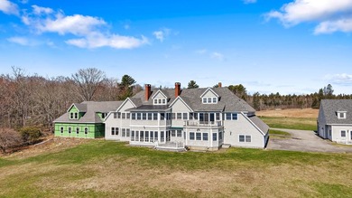 Luxurious oceanfront property on 9.4 acres with 562 ft of - photo 8