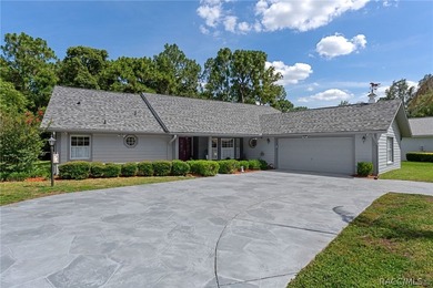 Custom 3 bedroom home with spa designed for entertaining family - photo 5