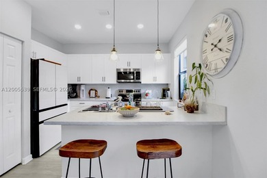 Beautiful and well-maintained home located in a quiet and - photo 11
