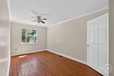 Discover the perfect blend of space and Savannah charm in this - photo 4