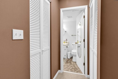 PRICED TO SELL! Updated 2-bedroom, 2 full-bath SUNLIT hideaway - photo 15