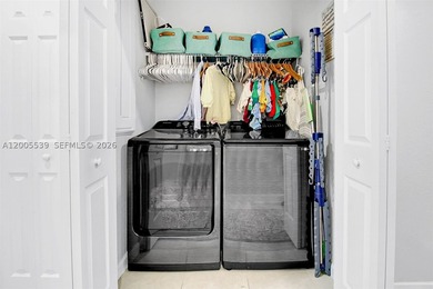 Beautiful and well-maintained home located in a quiet and - photo 17