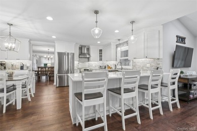 Welcome to 16 Parson Drive....True pride in ownership shines - photo 18