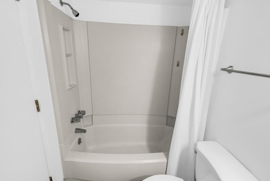 PRICED TO SELL! Updated 2-bedroom, 2 full-bath SUNLIT hideaway - photo 19