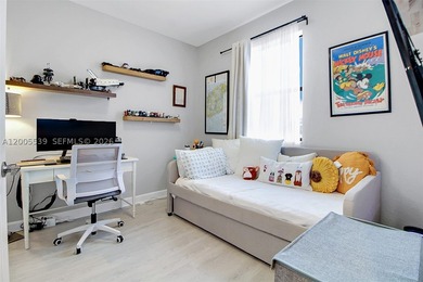 Beautiful and well-maintained home located in a quiet and - photo 22