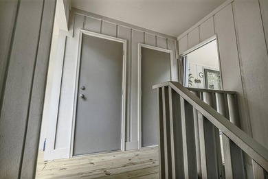 PRICED TO SELL! Updated 2-bedroom, 2 full-bath SUNLIT hideaway - photo 23