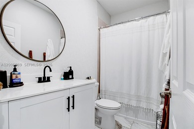 Beautiful and well-maintained home located in a quiet and - photo 23