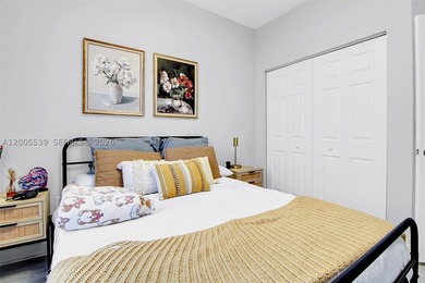 Beautiful and well-maintained home located in a quiet and - photo 25