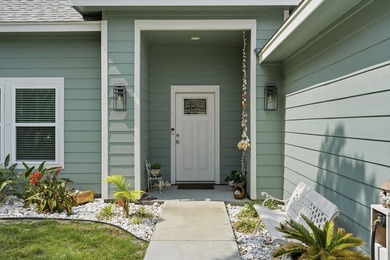 This beautifully maintained home has plenty to offer, including - photo 4