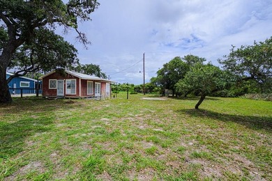 Charming cottage-style retreat situated on two lots in the - photo 1
