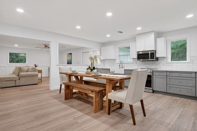 Beautiful remodel from the studs in! Farmhouse styling with 3 - photo 16
