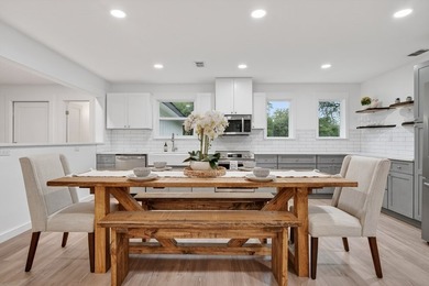 Beautiful remodel from the studs in! Farmhouse styling with 3 - photo 17