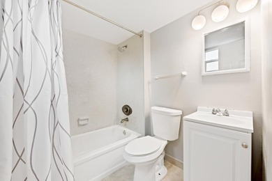 Remodeled & Spacious light and bright 2 bedroom, 2 bathroom - photo 20