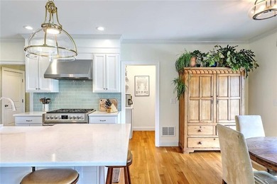 The perfect newer home in historic downtown Bristol. Enjoy the - photo 22