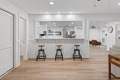 Beautiful remodel from the studs in! Farmhouse styling with 3 - photo 27