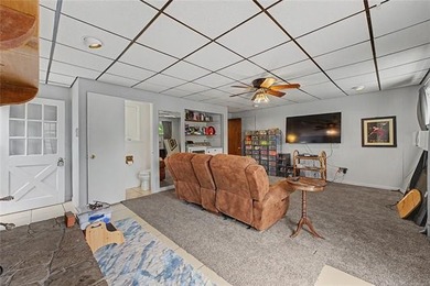 Welcome to this beautiful 3-bedroom home situated on a spacious - photo 28