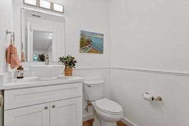 Beautiful remodel from the studs in! Farmhouse styling with 3 - photo 29