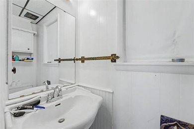 Welcome to this beautiful 3-bedroom home situated on a spacious - photo 30
