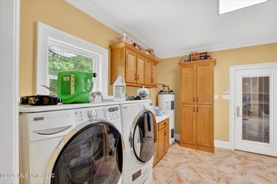 3404 Sq ft Home on 5.28 acres fronting Bayou Talla. This beauty - photo 31