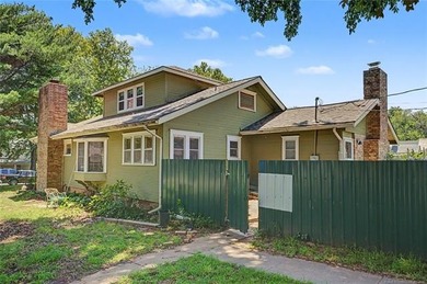 Welcome to this beautiful 3-bedroom home situated on a spacious - photo 33