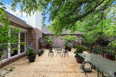 3404 Sq ft Home on 5.28 acres fronting Bayou Talla. This beauty - photo 34