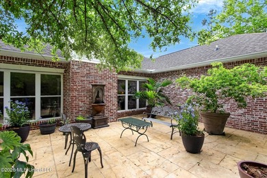 3404 Sq ft Home on 5.28 acres fronting Bayou Talla. This beauty - photo 35