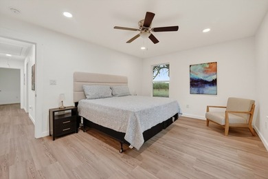 Beautiful remodel from the studs in! Farmhouse styling with 3 - photo 36