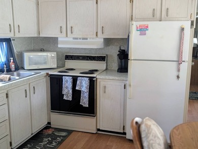 2 bedrooms. one- and one-half bath, fully furnished, Lanai on - photo 7