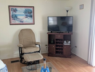 2 bedrooms. one- and one-half bath, fully furnished, Lanai on - photo 8